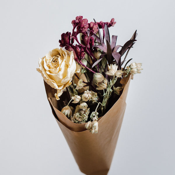 Edinburgh Marchmont florist offering luxury dried flower bouquets, bohemian bridal floristry, natural fresh and dried flowers, bespoke posies, bouquets and arrangements and wedding flowers