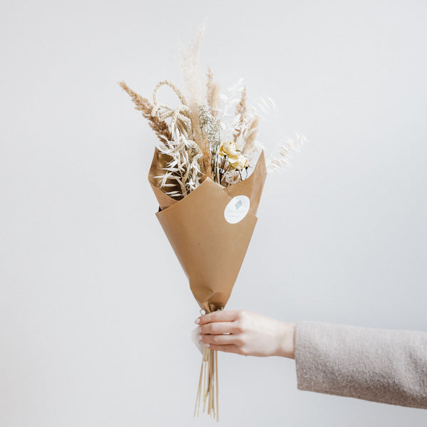 Natural floristry design dried flower posies and bouquets Edinburgh